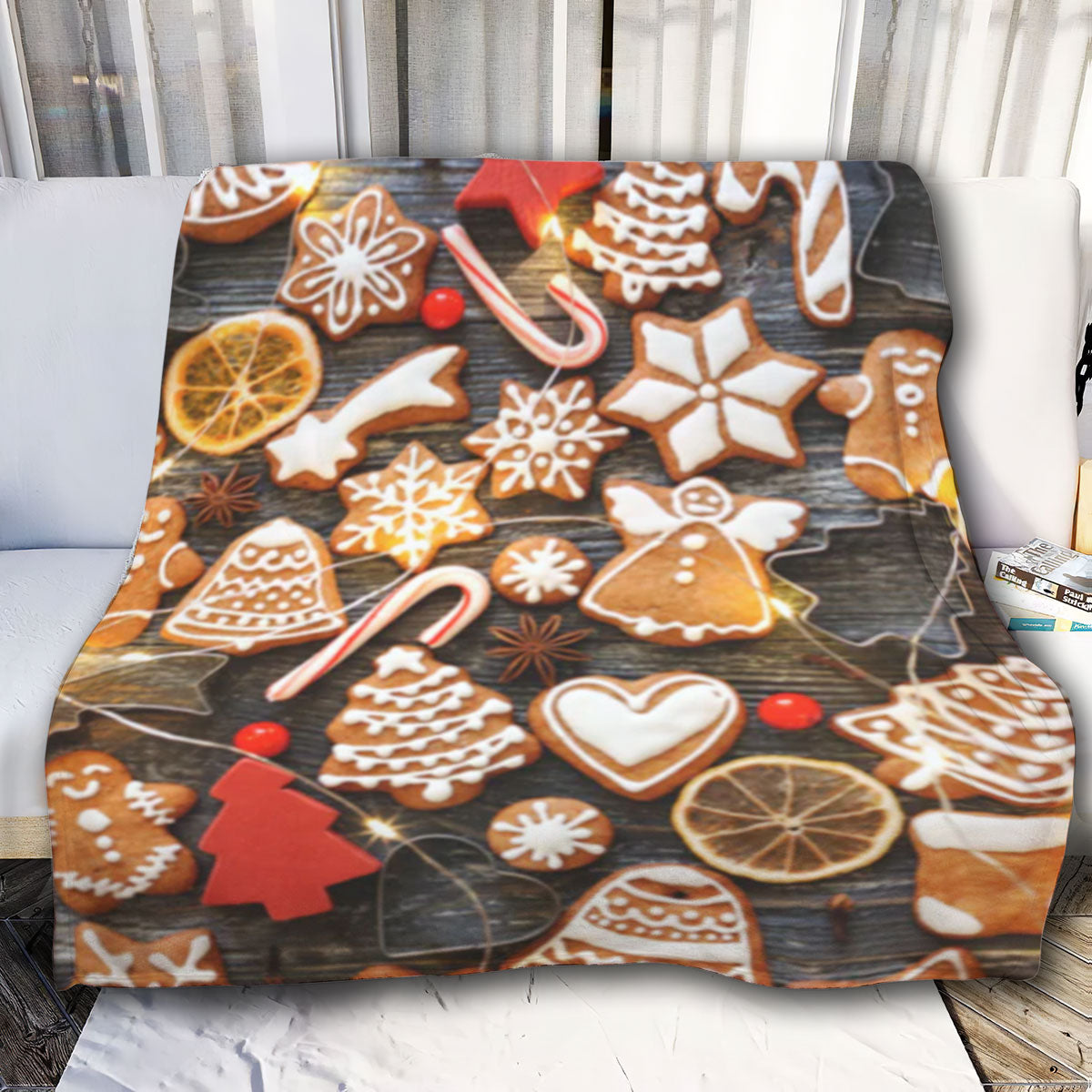 Christmas Blanket| Gingerbread Man & Cookies, Star Anise, Baking Mold, Berries, Allspices, Candy Cane, Orange Chips, Garland |Christmas Gift